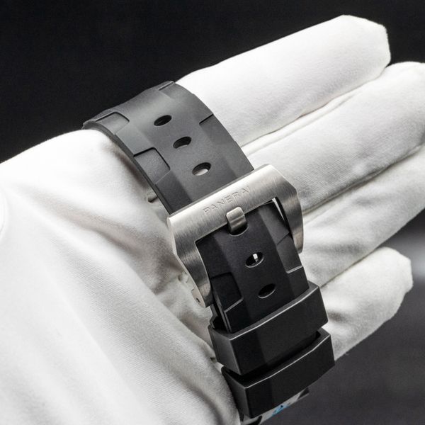 Panerai Submersible PAM01305